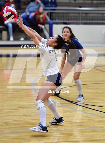 Thumbnail 3 in O'Connor vs Canyon (6A Region 4 Bi-District) photogallery.