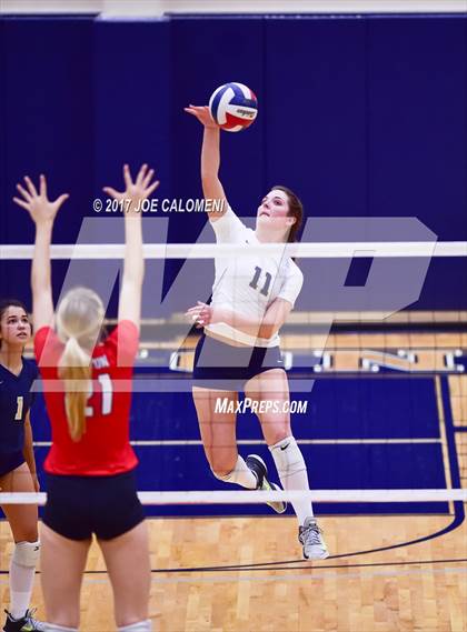 Thumbnail 2 in O'Connor vs Canyon (6A Region 4 Bi-District) photogallery.