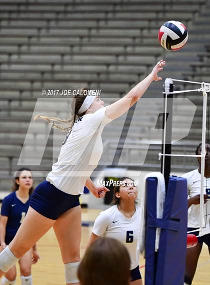 Thumbnail 1 in O'Connor vs Canyon (6A Region 4 Bi-District) photogallery.