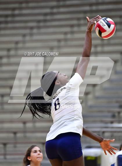 Thumbnail 1 in O'Connor vs Canyon (6A Region 4 Bi-District) photogallery.