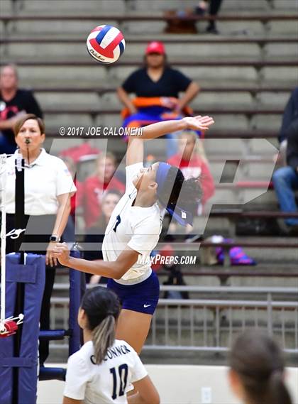 Thumbnail 1 in O'Connor vs Canyon (6A Region 4 Bi-District) photogallery.