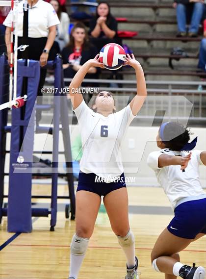 Thumbnail 2 in O'Connor vs Canyon (6A Region 4 Bi-District) photogallery.