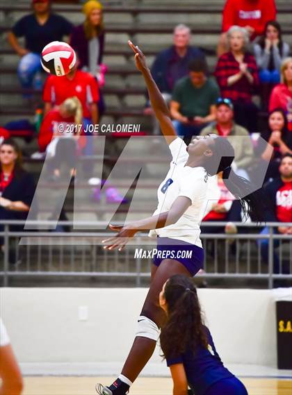 Thumbnail 2 in O'Connor vs Canyon (6A Region 4 Bi-District) photogallery.