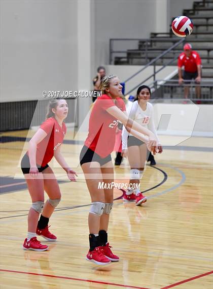 Thumbnail 3 in O'Connor vs Canyon (6A Region 4 Bi-District) photogallery.