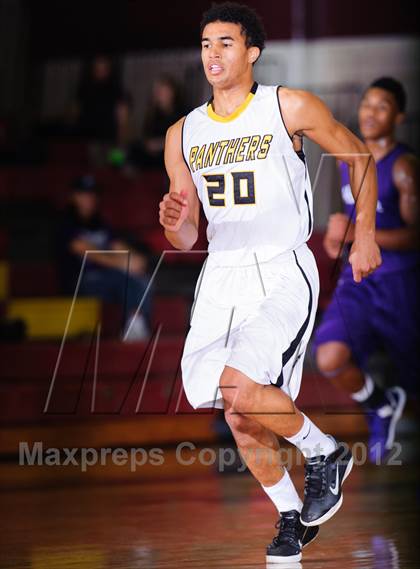 Thumbnail 3 in Humble vs Klein Oak(McDonald's Texas Invitational) photogallery.