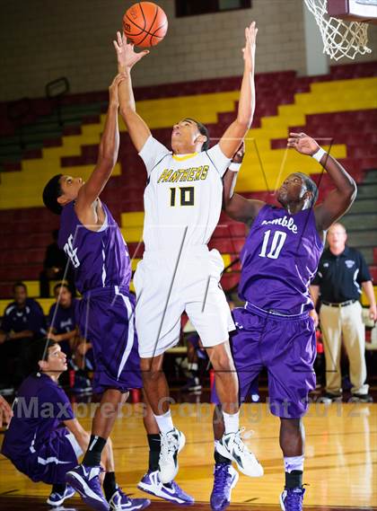 Thumbnail 2 in Humble vs Klein Oak(McDonald's Texas Invitational) photogallery.