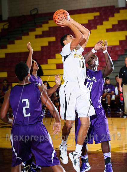 Thumbnail 3 in Humble vs Klein Oak(McDonald's Texas Invitational) photogallery.