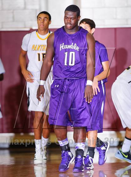 Thumbnail 2 in Humble vs Klein Oak(McDonald's Texas Invitational) photogallery.