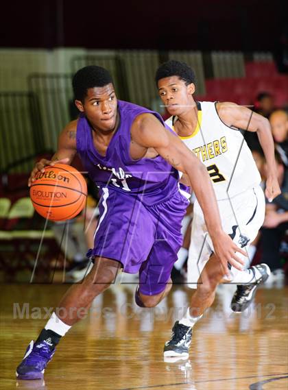 Thumbnail 2 in Humble vs Klein Oak(McDonald's Texas Invitational) photogallery.
