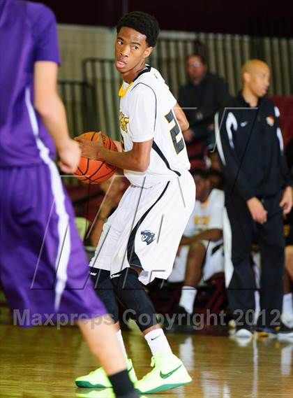 Thumbnail 2 in Humble vs Klein Oak(McDonald's Texas Invitational) photogallery.
