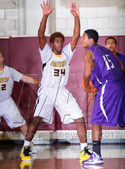 Thumbnail 1 in Humble vs Klein Oak(McDonald's Texas Invitational) photogallery.