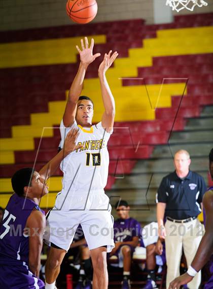 Thumbnail 1 in Humble vs Klein Oak(McDonald's Texas Invitational) photogallery.
