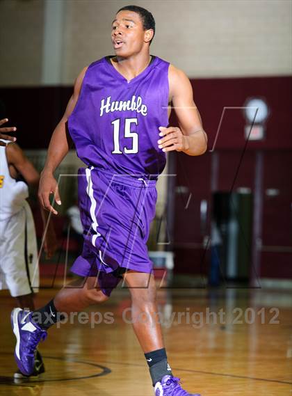 Thumbnail 3 in Humble vs Klein Oak(McDonald's Texas Invitational) photogallery.