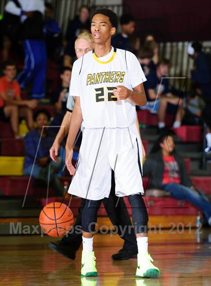 Thumbnail 2 in Humble vs Klein Oak(McDonald's Texas Invitational) photogallery.