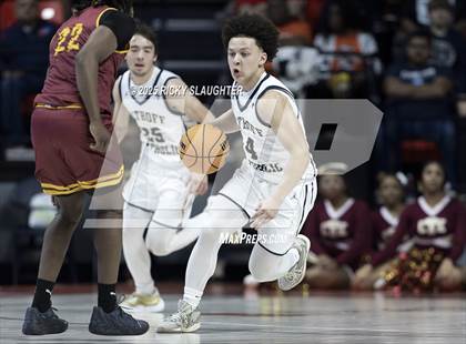 Thumbnail 3 in Althoff Catholic vs. Christ the King (IHSA 2A Semi Final) photogallery.
