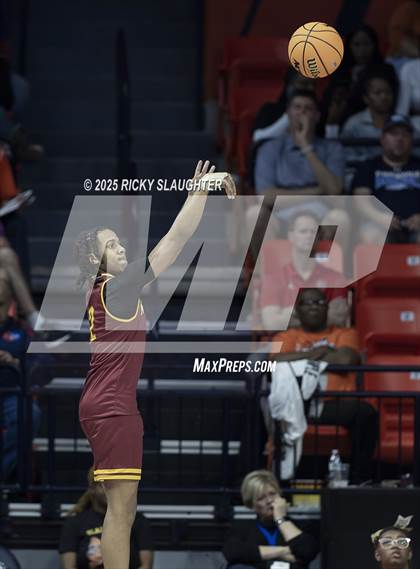 Thumbnail 3 in Althoff Catholic vs. Christ the King (IHSA 2A Semi Final) photogallery.