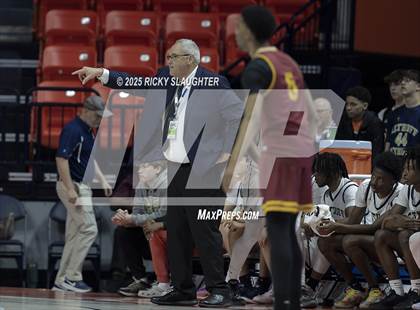 Thumbnail 3 in Althoff Catholic vs. Christ the King (IHSA 2A Semi Final) photogallery.