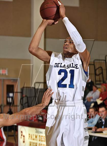 Thumbnail 1 in De La Salle vs. Orange Lutheran (MaxPreps Holiday Classic) photogallery.