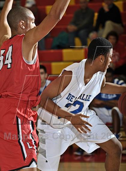 Thumbnail 3 in De La Salle vs. Orange Lutheran (MaxPreps Holiday Classic) photogallery.