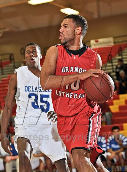 Thumbnail 3 in De La Salle vs. Orange Lutheran (MaxPreps Holiday Classic) photogallery.