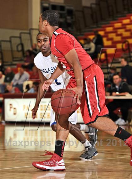 Thumbnail 3 in De La Salle vs. Orange Lutheran (MaxPreps Holiday Classic) photogallery.