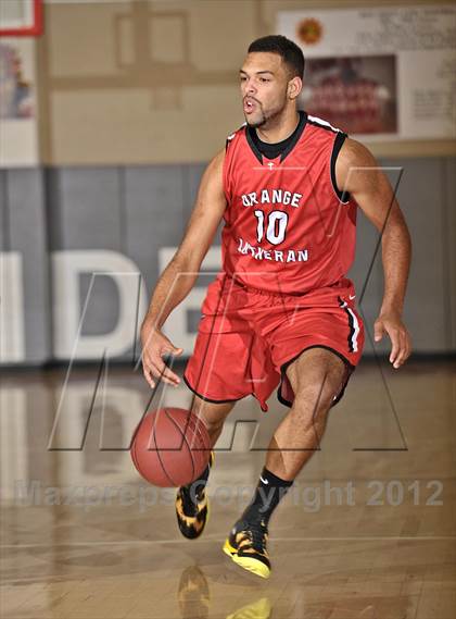 Thumbnail 3 in De La Salle vs. Orange Lutheran (MaxPreps Holiday Classic) photogallery.