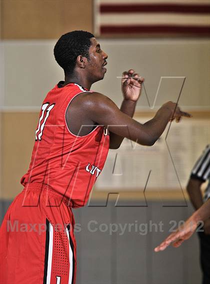 Thumbnail 1 in De La Salle vs. Orange Lutheran (MaxPreps Holiday Classic) photogallery.