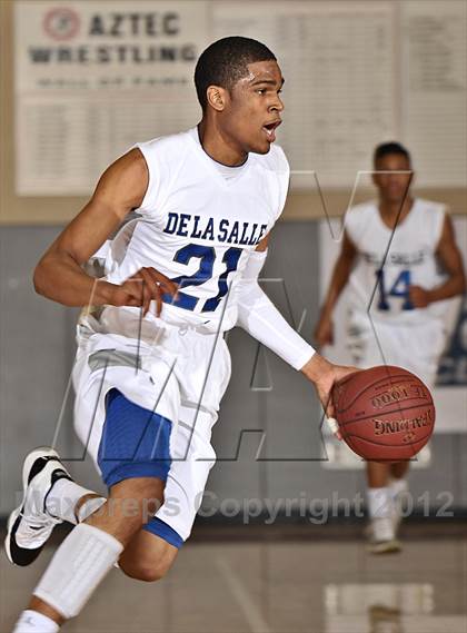 Thumbnail 2 in De La Salle vs. Orange Lutheran (MaxPreps Holiday Classic) photogallery.
