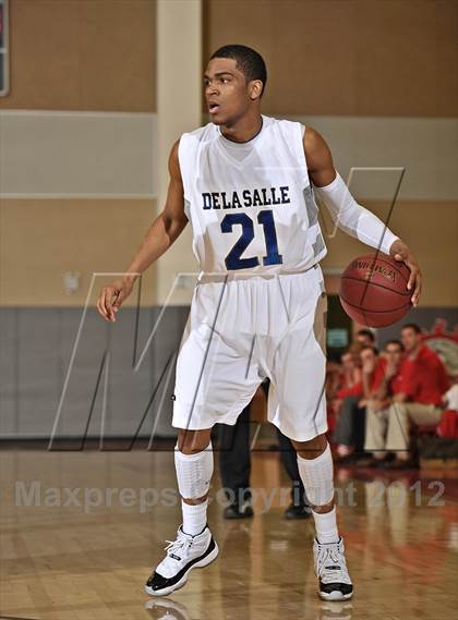 Thumbnail 1 in De La Salle vs. Orange Lutheran (MaxPreps Holiday Classic) photogallery.