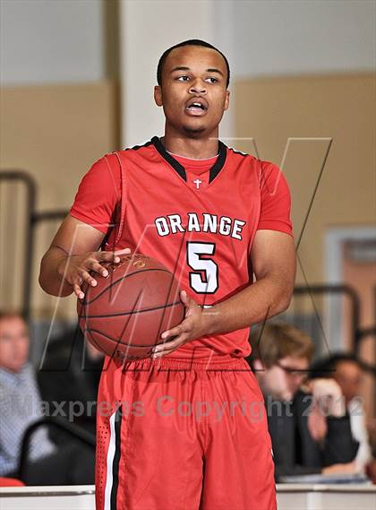 Thumbnail 1 in De La Salle vs. Orange Lutheran (MaxPreps Holiday Classic) photogallery.