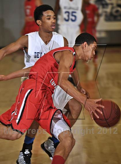 Thumbnail 2 in De La Salle vs. Orange Lutheran (MaxPreps Holiday Classic) photogallery.