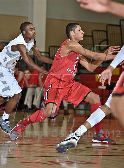 Thumbnail 2 in De La Salle vs. Orange Lutheran (MaxPreps Holiday Classic) photogallery.