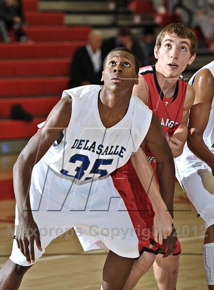 Thumbnail 3 in De La Salle vs. Orange Lutheran (MaxPreps Holiday Classic) photogallery.