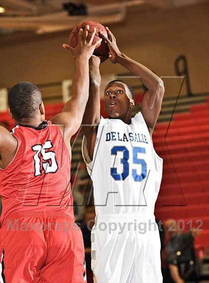 Thumbnail 2 in De La Salle vs. Orange Lutheran (MaxPreps Holiday Classic) photogallery.