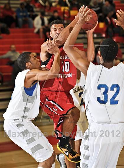 Thumbnail 1 in De La Salle vs. Orange Lutheran (MaxPreps Holiday Classic) photogallery.