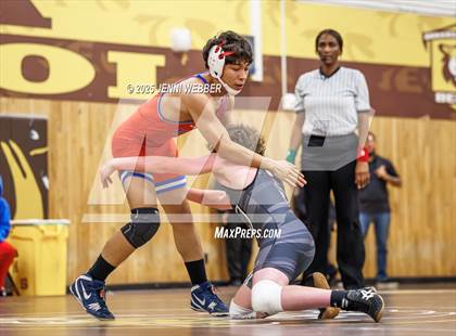 Thumbnail 1 in JV: Faith Lutheran vs. Valley photogallery.