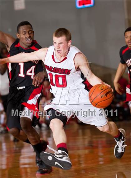 Thumbnail 3 in Marcus vs. Cedar Hill (5A Regional Final) photogallery.
