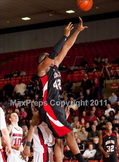 Thumbnail 3 in Marcus vs. Cedar Hill (5A Regional Final) photogallery.