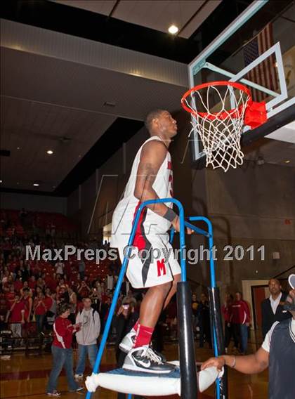 Thumbnail 1 in Marcus vs. Cedar Hill (5A Regional Final) photogallery.