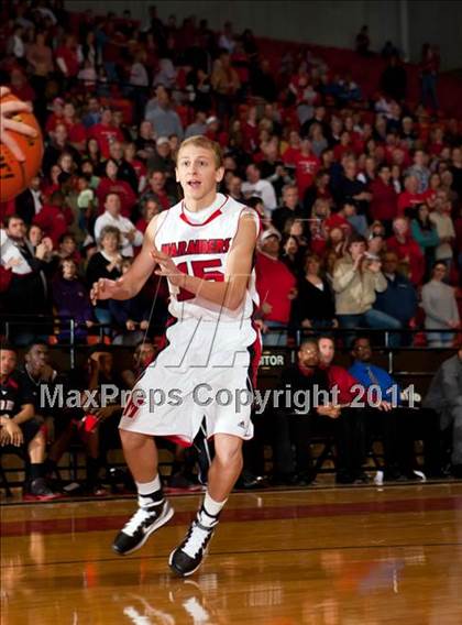 Thumbnail 3 in Marcus vs. Cedar Hill (5A Regional Final) photogallery.