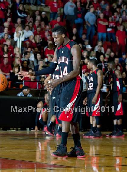 Thumbnail 1 in Marcus vs. Cedar Hill (5A Regional Final) photogallery.