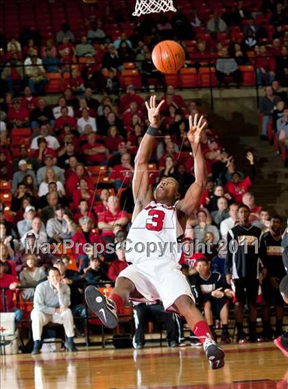 Thumbnail 2 in Marcus vs. Cedar Hill (5A Regional Final) photogallery.
