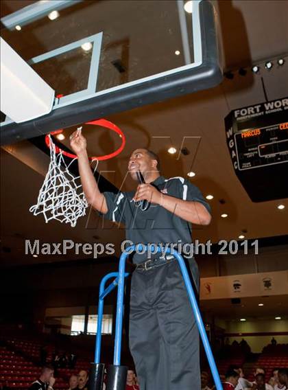 Thumbnail 3 in Marcus vs. Cedar Hill (5A Regional Final) photogallery.