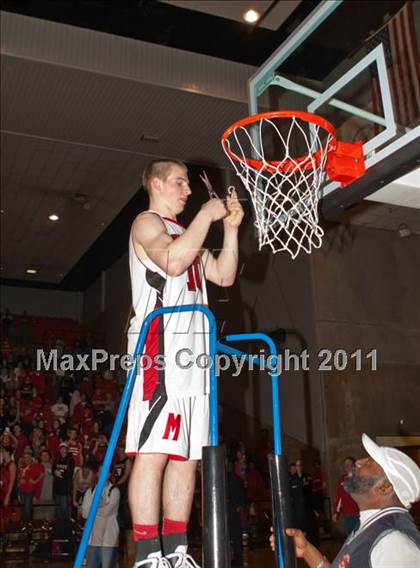 Thumbnail 1 in Marcus vs. Cedar Hill (5A Regional Final) photogallery.