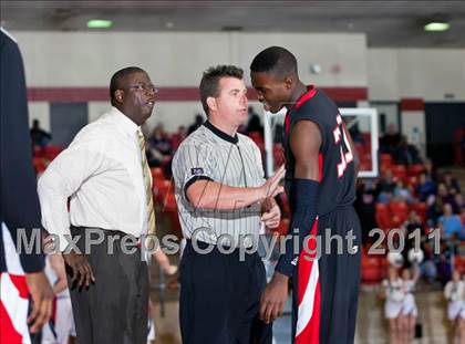 Thumbnail 1 in Marcus vs. Cedar Hill (5A Regional Final) photogallery.