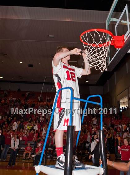 Thumbnail 2 in Marcus vs. Cedar Hill (5A Regional Final) photogallery.