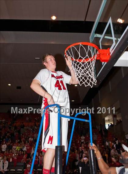 Thumbnail 1 in Marcus vs. Cedar Hill (5A Regional Final) photogallery.
