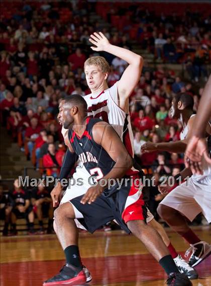 Thumbnail 1 in Marcus vs. Cedar Hill (5A Regional Final) photogallery.