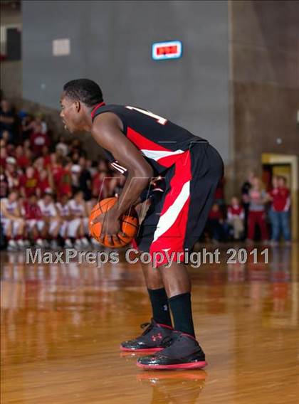 Thumbnail 2 in Marcus vs. Cedar Hill (5A Regional Final) photogallery.