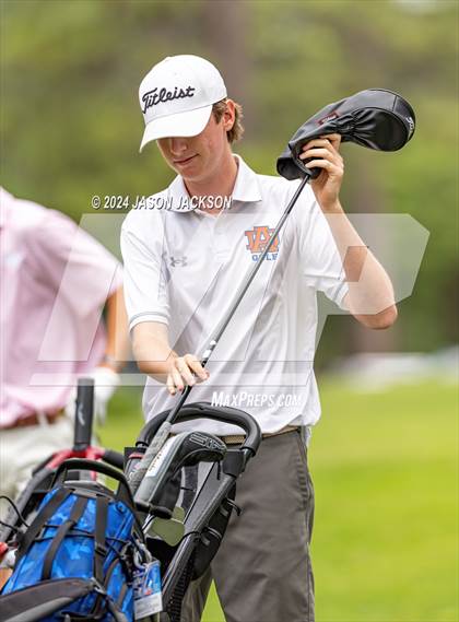 Thumbnail 2 in NCHSAA 4A Finals (Round 1) photogallery.